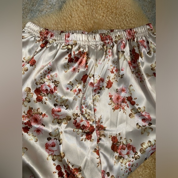 SHEIN 2 Piece Satin Pajama Set small - Picture 5 of 7